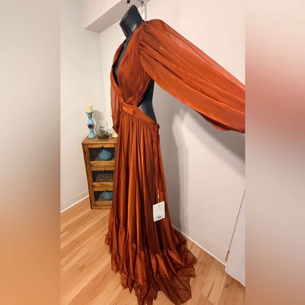 💃🏽Mac Duggal Copper Long Sleeve Gown - Picture 4 of 10
